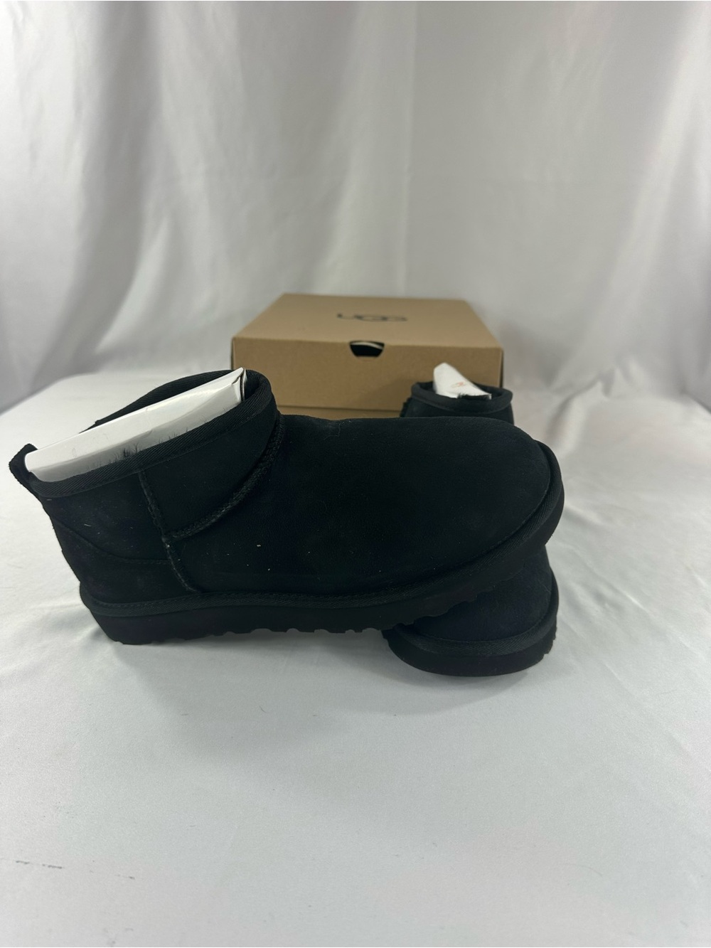 New UGG Classic Ultra Mini Boots Black Women’s Size 9 w/ Box